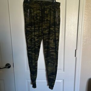 Amazon Women’s Camouflage Track/Jogger Pants